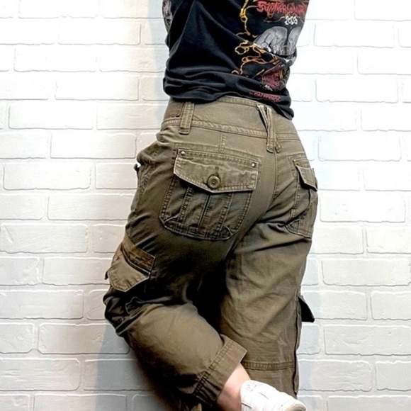 Eddie Bauer 100% Cotton Olive Green Cropped Cargo Pants 4 - Picture 1 of 8